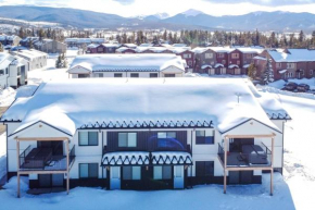 2 Mi to Fraser Tubing Hill Condo with Fireplace!